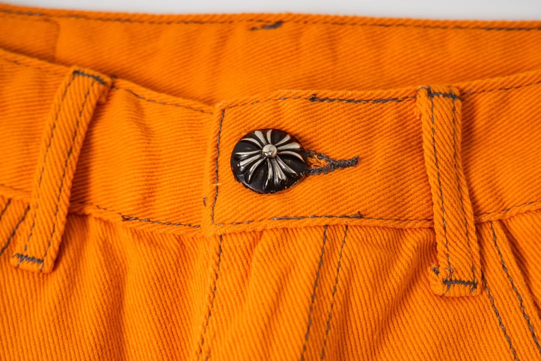 P250 model number Y843 ChromeHeart & ChromeHeart Yang and Su's same style. Extinct Virgil co-branded flare jeans. Original hardware accessories, washed and other elevators. The QR code analysis is all purchased from the original factory, with high degree of restoration. You are welcome to compare the products~ Three-dimensional version. Loose and comfortable, not picky about the body. Make you taller and slimmer. Factory Seiko. Original quality control. Same style for men and women. Can be matched with couples. Versatile recommendation. Must-have jeans for all seasons. Hipsters have been disappointed. From the quality selection of fabrics, the tailoring of details, and the matching of patterns, everything is impeccable! The upper body is so handsome when worn...it can be easily worn by men, women and children! The craftsmanship is made of heavy-duty washed pure cotton denim fabric. After washing, it is soft and thick, and looks very stylish when worn. Size: s～xl Color: Orange